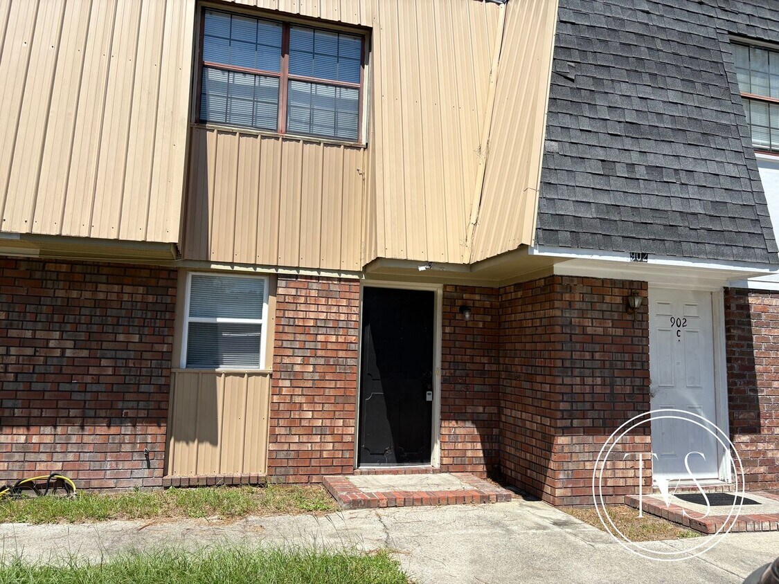 Foto principal - RATE DROP ALERT (was $1400/month) and SUMM...