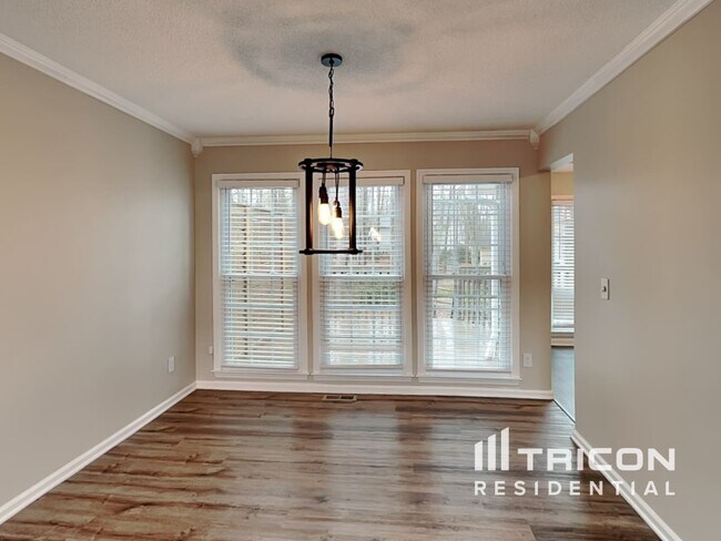 Foto del edificio - 703 Players Ct