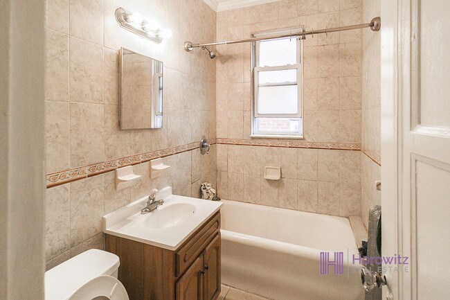 Building Photo - 21-41-41 32nd St