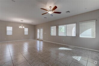 Building Photo - 953 Tafalla Ct
