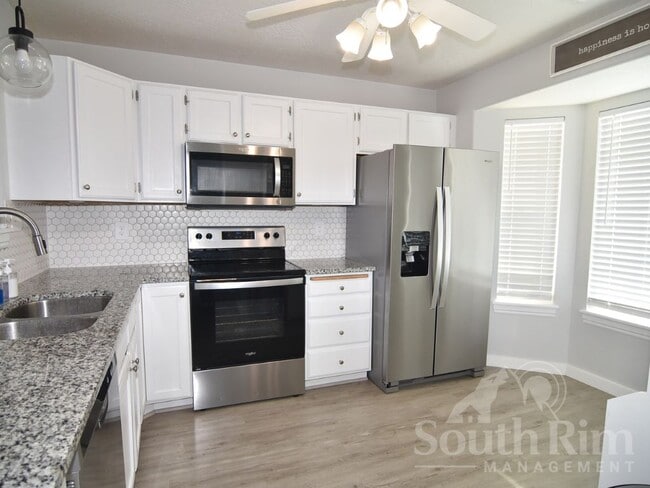 Foto del edificio - 916 Greenridge Ave