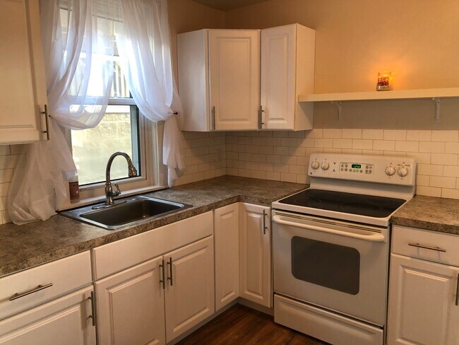Kitchen - 531 S Main St