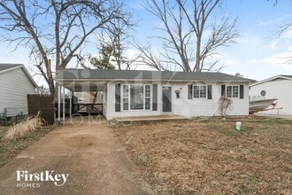 Building Photo - 5323 Ville-Cecelia Ln