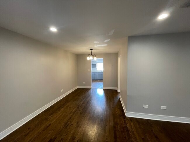 Foto del edificio - 3445 W Bryn Mawr Ave
