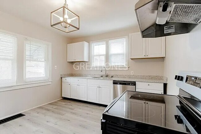 Foto del edificio - 124 N Denny St