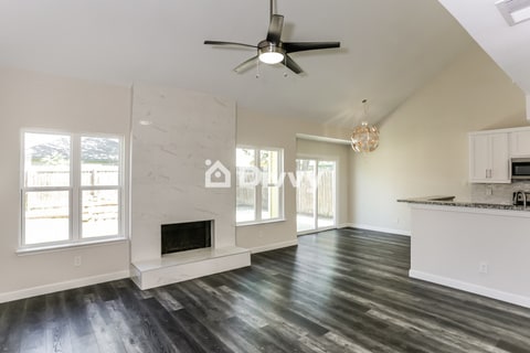Building Photo - 4805 Woodstock Drive