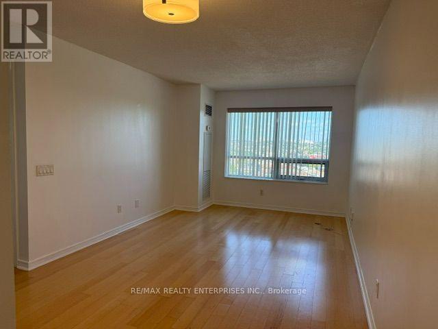 Building Photo - 61 Heintzman St