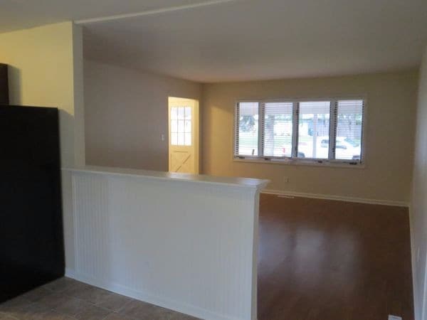 Building Photo - 605 Coventry Ln