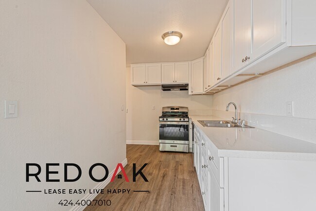 Foto del edificio - 17830 Sherman Way