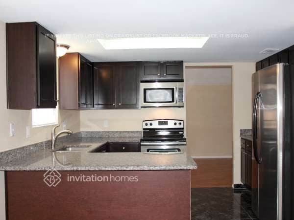 Foto del edificio - 4005 Stonehaven Rd