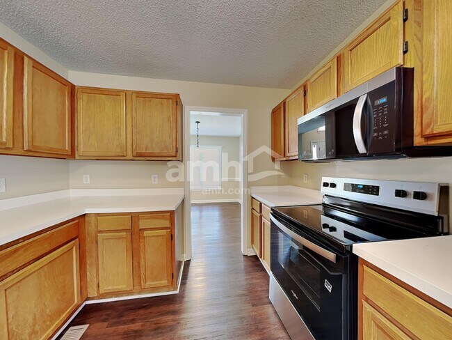 Foto del edificio - 4805 Adams Ridge Dr