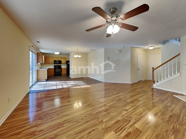 Building Photo - 204 Cloverdale Drive