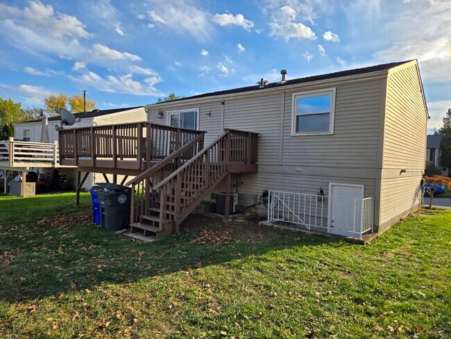 Foto del edificio - 554 Logan St