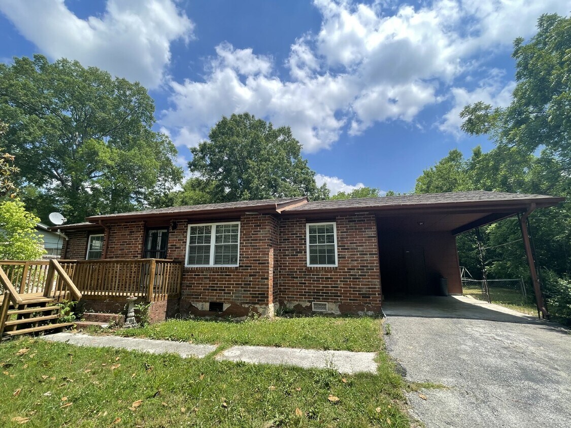 Primary Photo - Quaint Two Bedroom House
