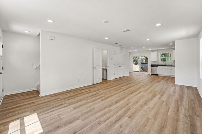 Foto del edificio - 518 W Rankin Ave