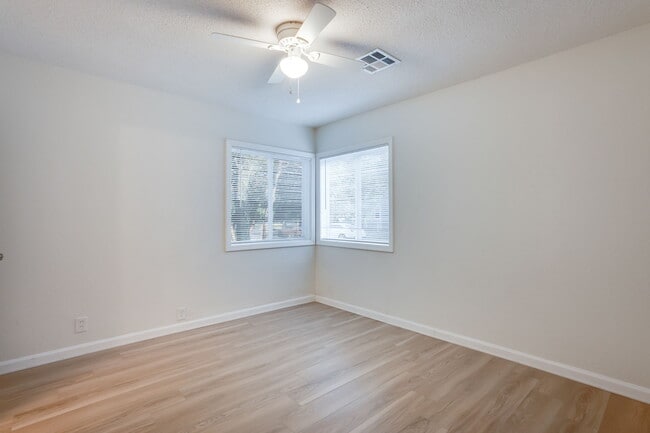 Foto del edificio - 422 E Funston St