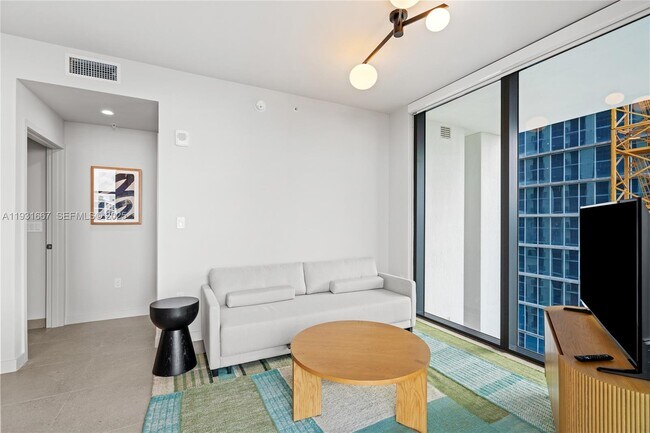 Foto del edificio - 11 NE 6th St