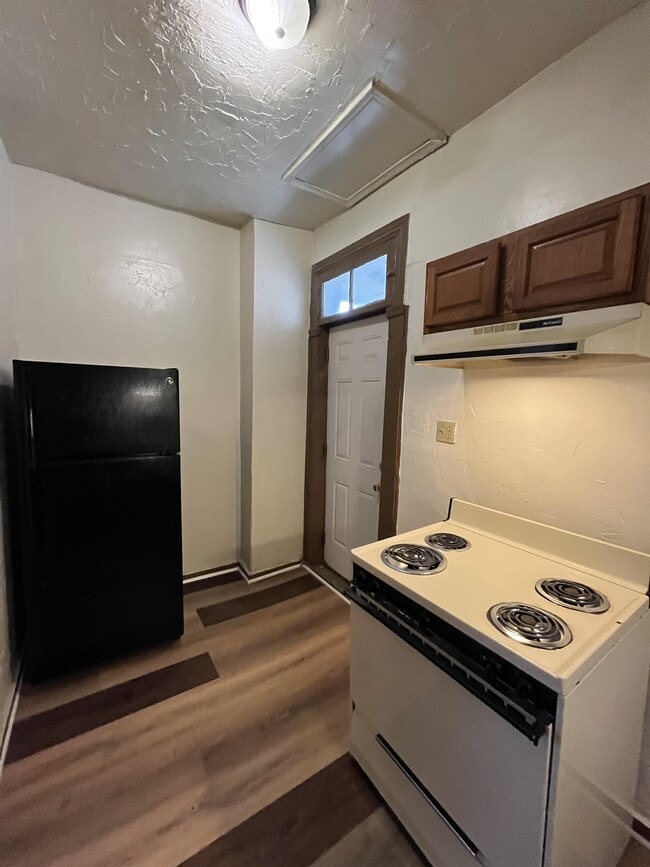 Foto del edificio - 402 E Market St