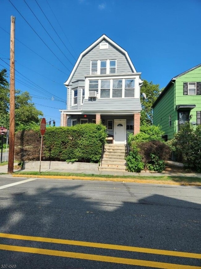 Building Photo - 79 Spruce St
