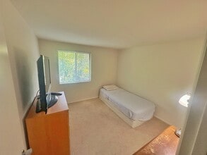 Building Photo - 8916 Footstep Ct
