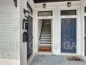 Building Photo - 314 W 42nd St