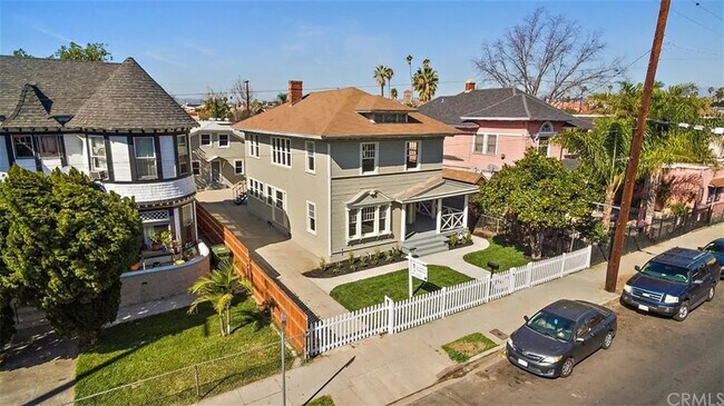 Foto del edificio - 1705 S Burlington Ave