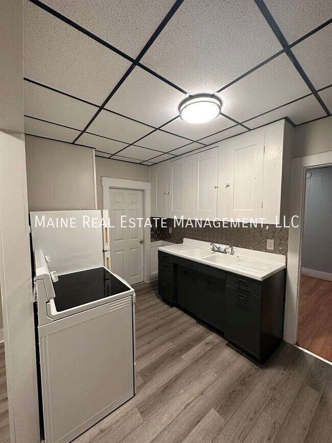 Building Photo - 51 Bosworth St