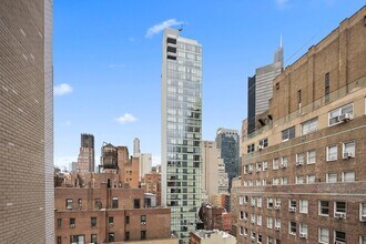 Building Photo - 155 E 38th St