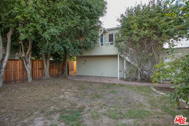 Building Photo - 815 Crestmoore Pl