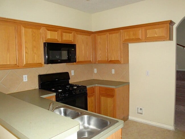 Building Photo - 818 Forest Fir