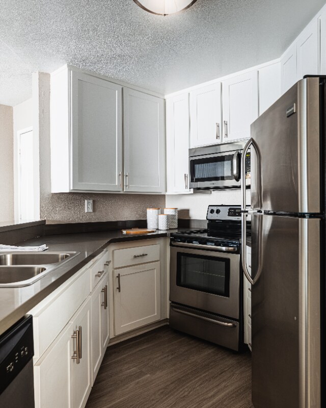 Foto principal - 3950 Mahaila Ave
