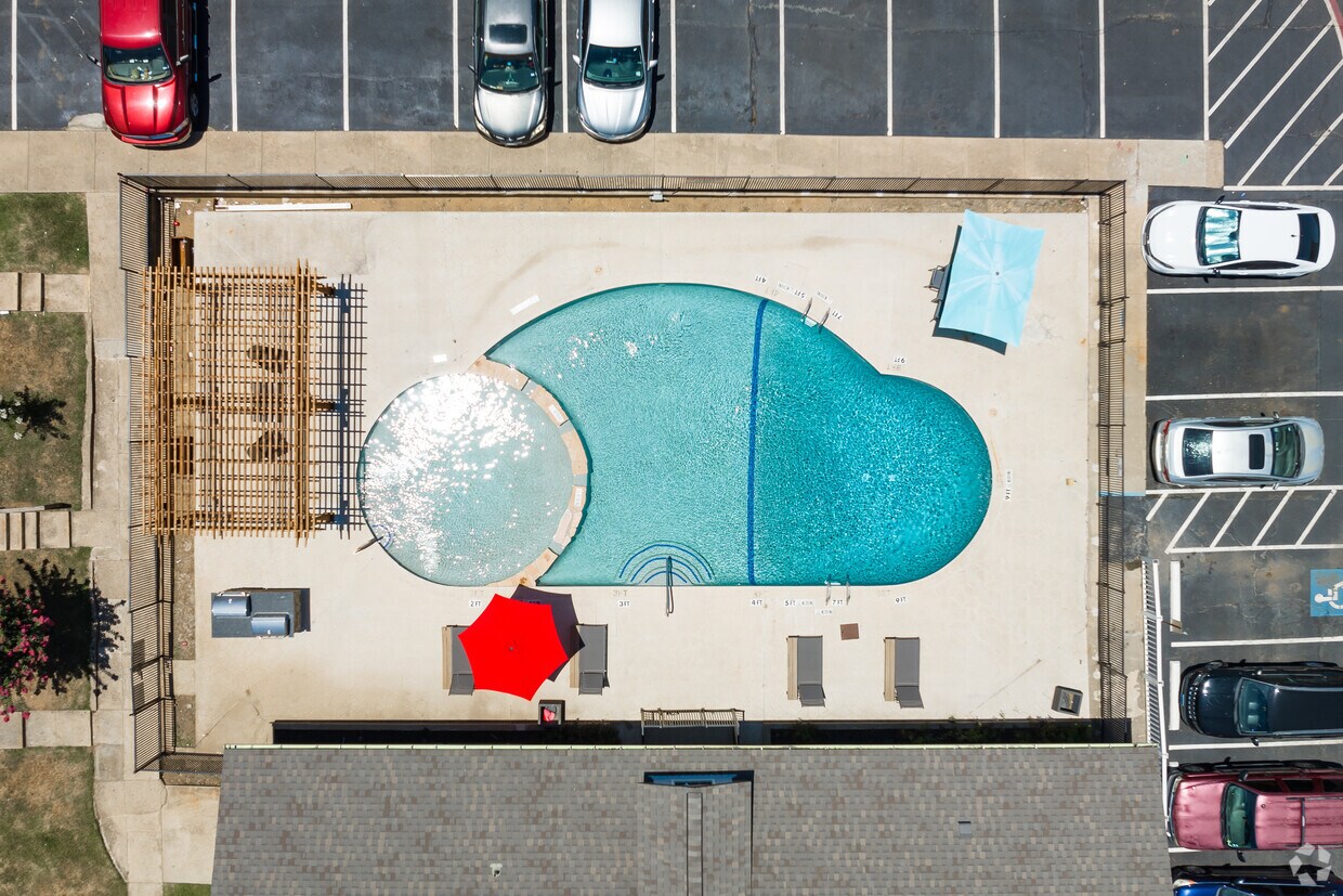 Flats at Brentwood 2100 E Loop 820 Fort Worth, TX Apartments for