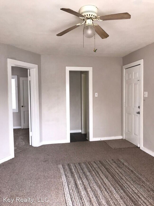Foto del edificio - 1 br, 1 bath House - 819 Bush Ave