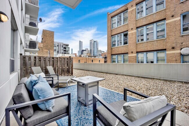 Foto del edificio - 421 W Huron St