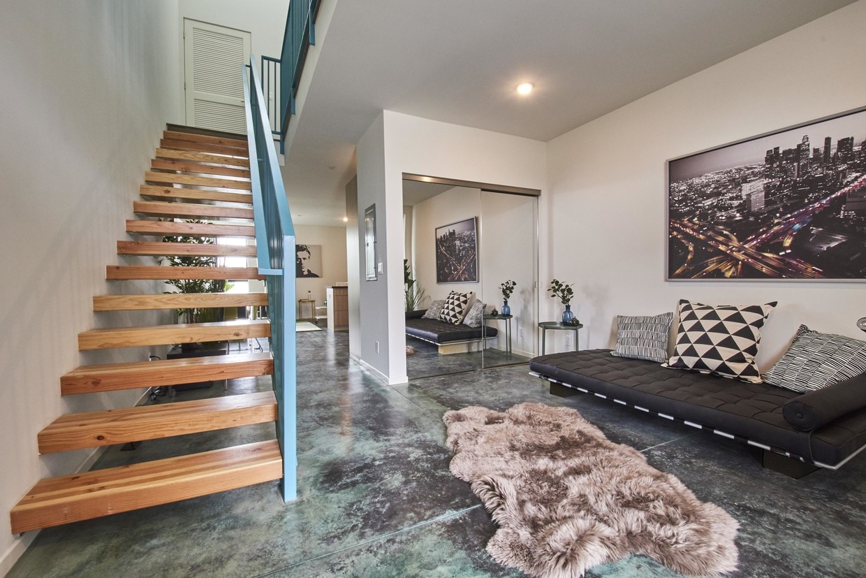 Primary Photo - 1 bedroom in Los Angeles CA 90057