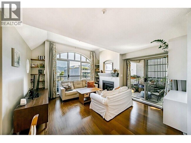 Photo du bâtiment - 55 E 10th Ave