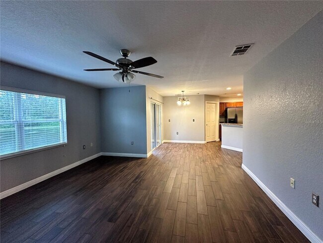 Foto del edificio - 4600 E Moody Blvd