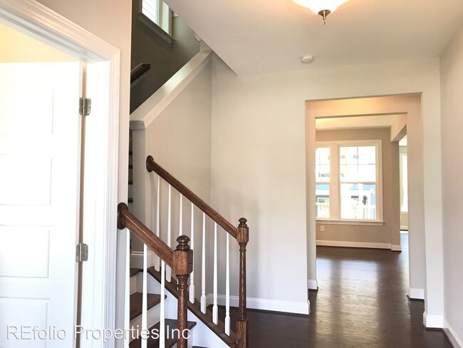 Building Photo - 4 br, 2.5 bath House - 208 Hensley Oak Way