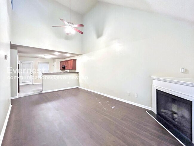 Foto del edificio - 3039 Broadleaf Trail Rd