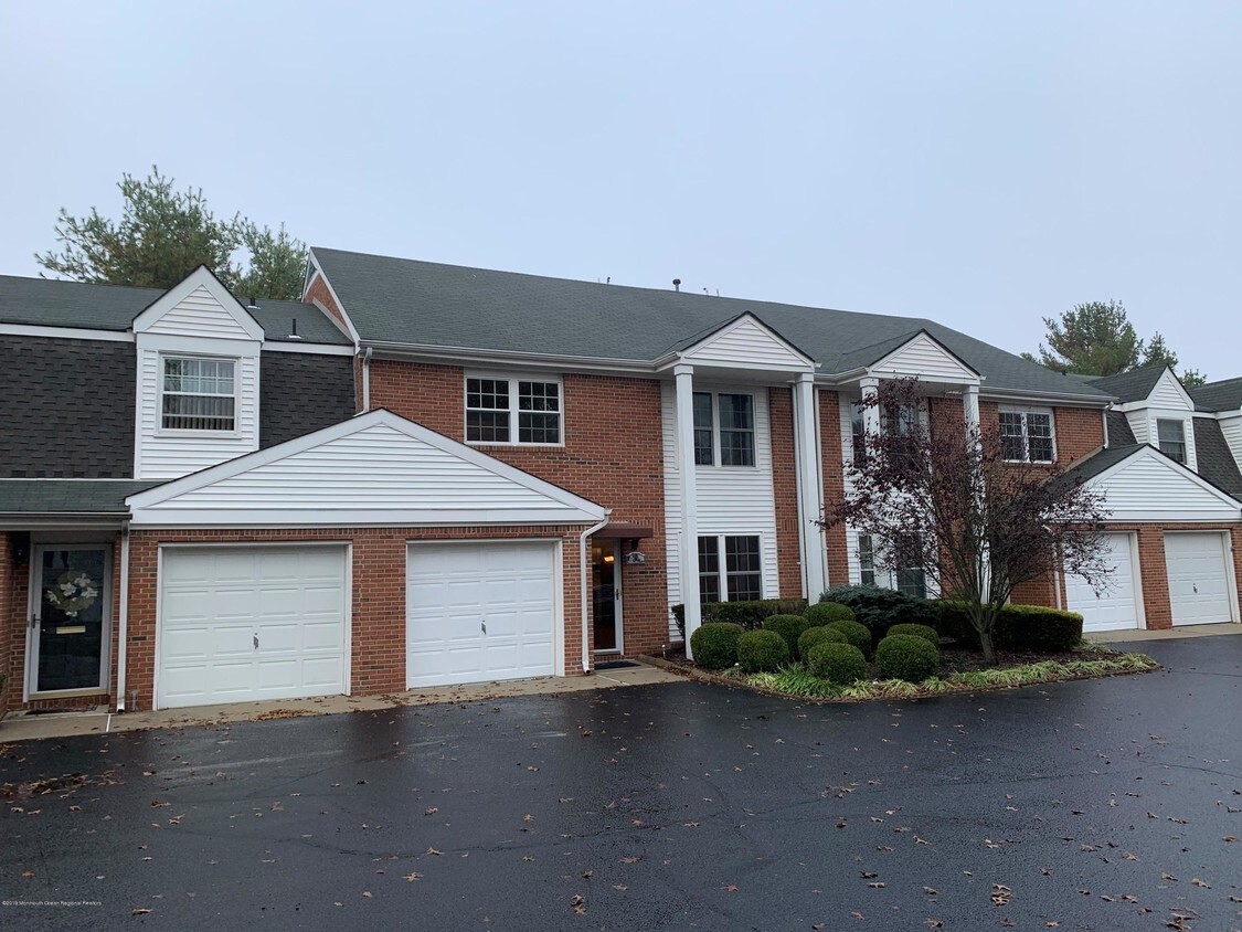 Primary Photo - 74 Maple Dr