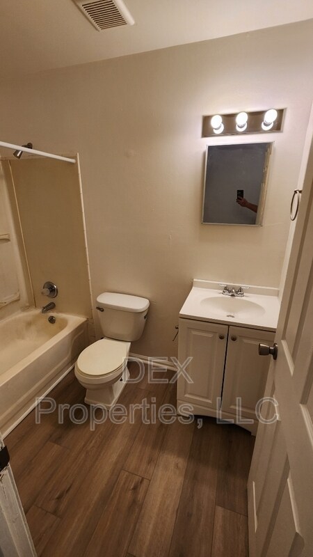 Foto principal - 1320 Academy Ave