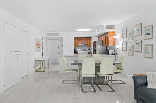 Building Photo - 9499 Collins Ave