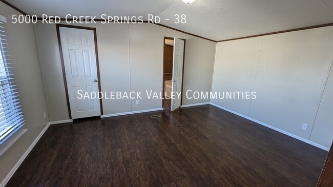 Building Photo - Spacious 3 Bedroom, 2 Bath Mobile Home for...