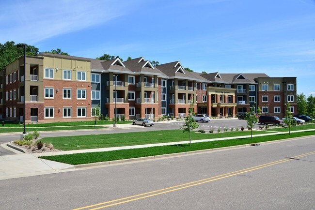 Oakwood Ridge Apartments Eau Claire Wi Apartments Com