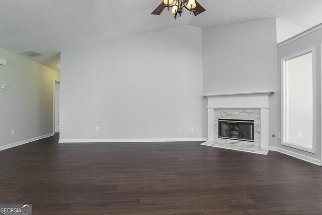 Building Photo - 2585 Fairmont Park Ct