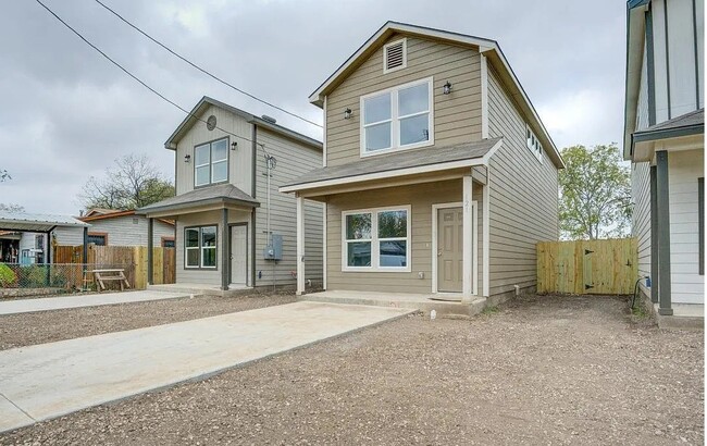 Photo - 121 Lawton St (San Antonio, TX) House