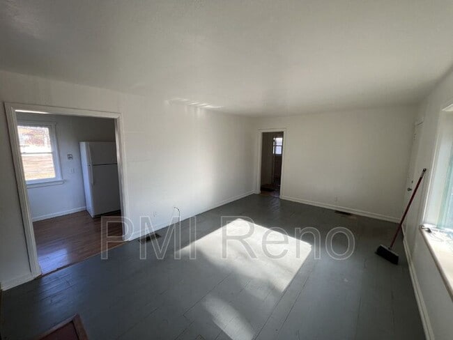 Building Photo - 3326 Smith Dr