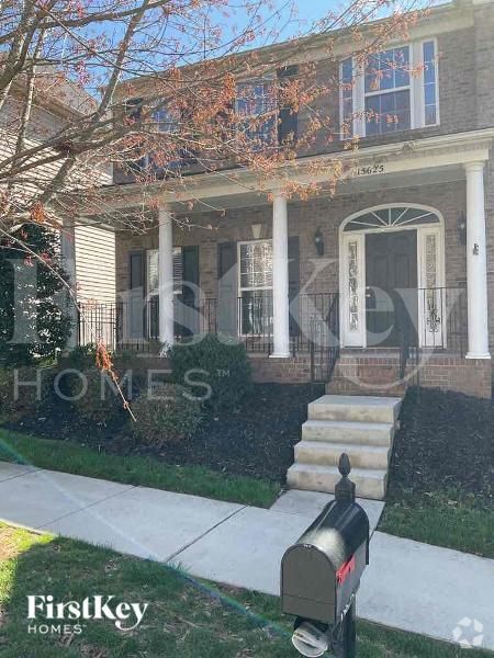 Building Photo - 15625 Troubadour Ln