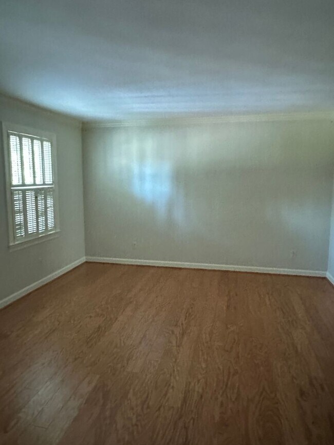 Photo - 2632 Grosvenor Pl Apartment