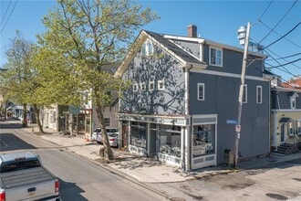 Building Photo - 515 Thames St